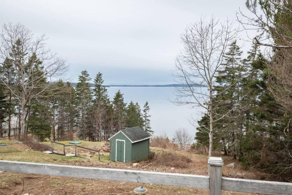 Hackett'S Cove Oceanfront Tiny Cottage For Two Hacketts Cove Exterior photo